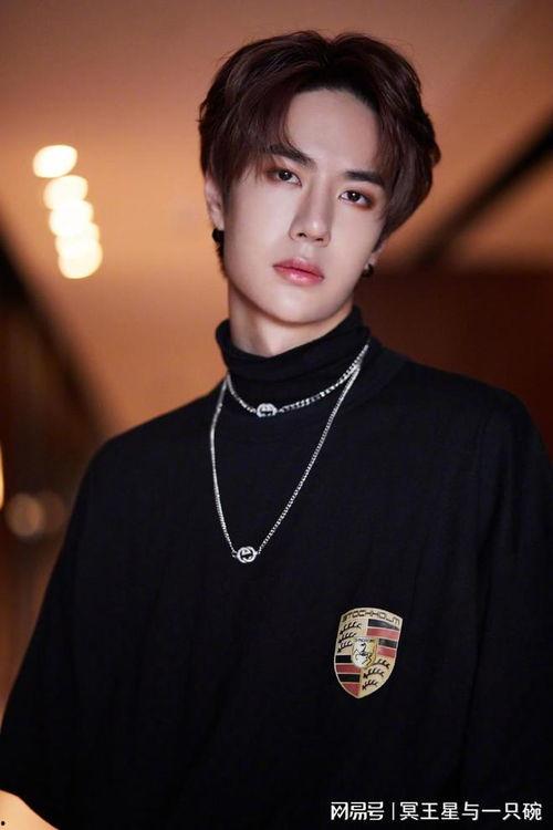 王一博最新大爆料视频播放,最新大爆料视频背后的故事与幕后花絮  第1张